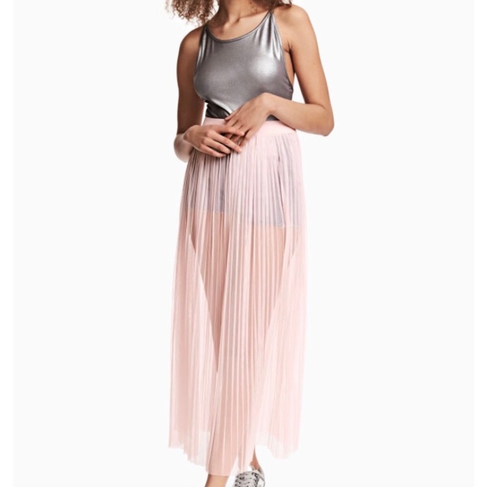 H&M I ❤️ Coachella Pink Pleated Mesh Skirt